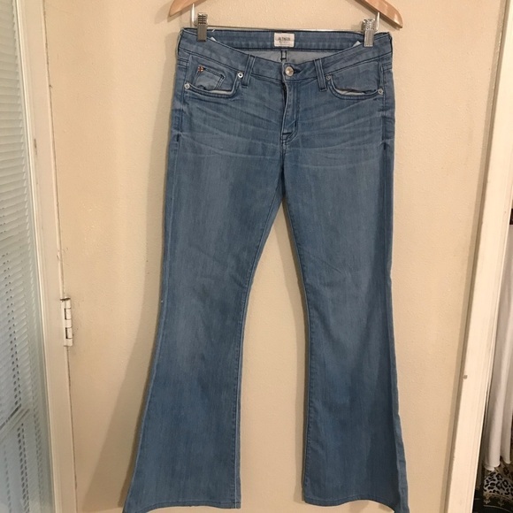Hudson jeans light blue size 28Good cut on the flair side - Picture 2 of 9